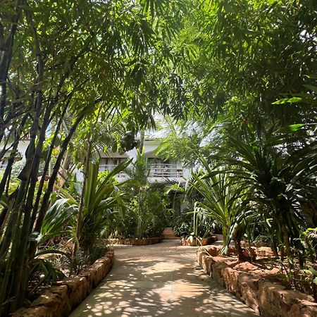 Siri Beach Lodge Нунгві Екстер'єр фото
